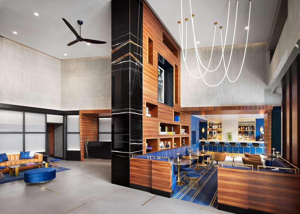 Gansevoort Meatpacking Hotel New York Interior foto The lobby of the West Hollywood hotel