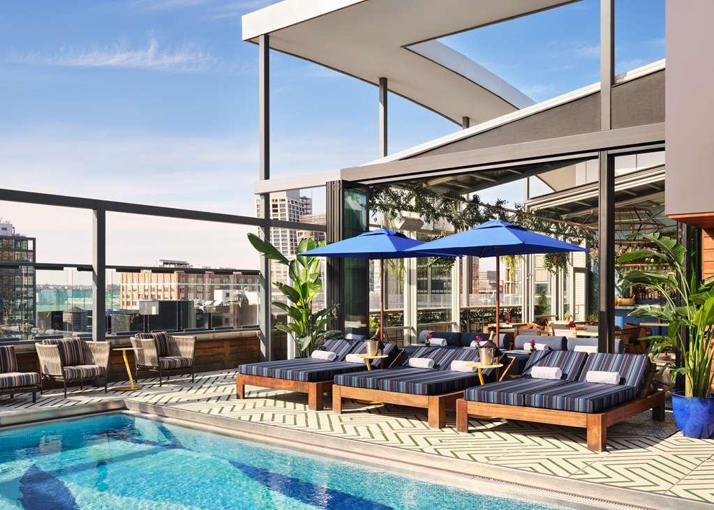 Gansevoort Meatpacking Hotel New York Exterior foto Rooftop pool at the Hotel Indigo Los Angeles Downtown
